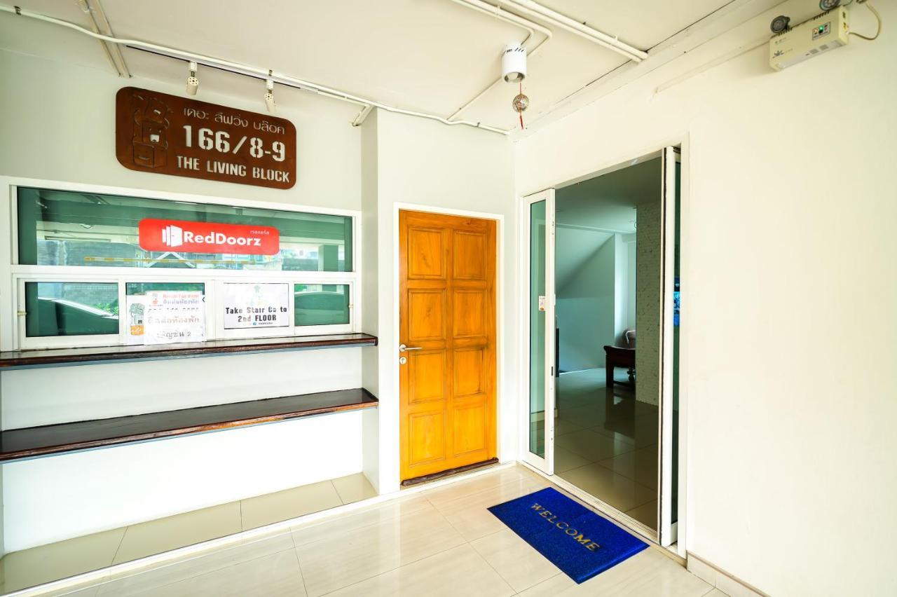 The Living Block Hotel Bangkok Exterior photo