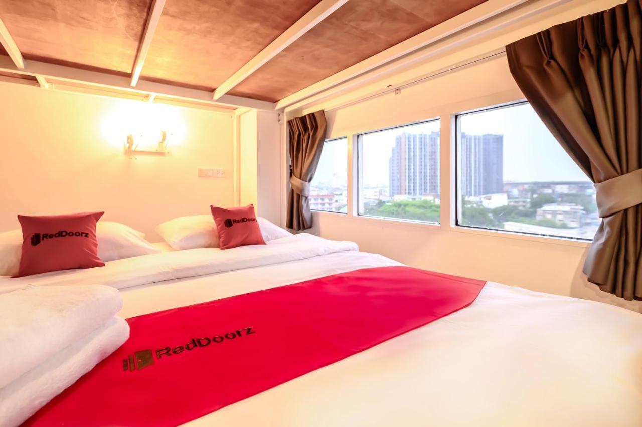 The Living Block Hotel Bangkok Exterior photo